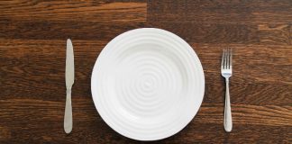 Пустая тарелка, голод во время поста