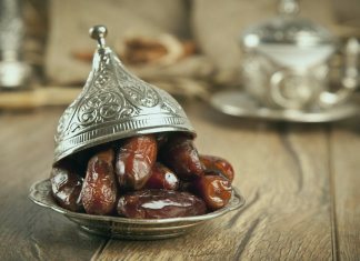 Финики в качестве разговления поста в 6 дней шавваля