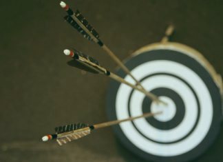 Верующий доносит истину до своего народа, несмотря ни на что мишень