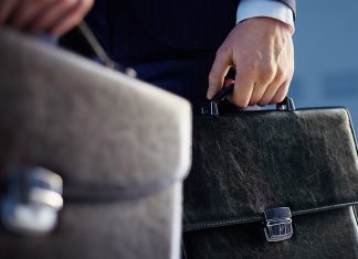 (ВИДЕО) Можно ли публично порицать госорганы или госслужащих? — Шейх Мухаммад Галиб