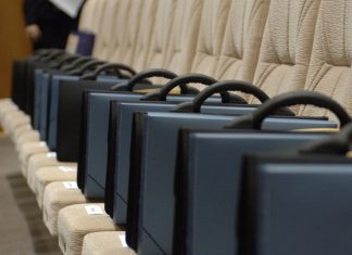 (ВИДЕО) К подчинению правителю относится и подчинение его представителям, таким как мэры, руководители госучреждений и т. д. — имам Ибн Усаймин